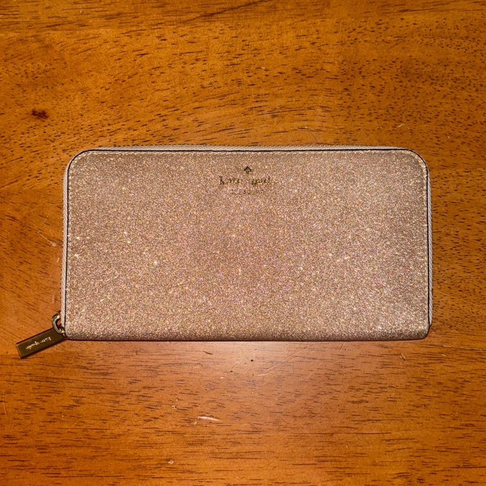 Kate Spade Glitter zippy wallet